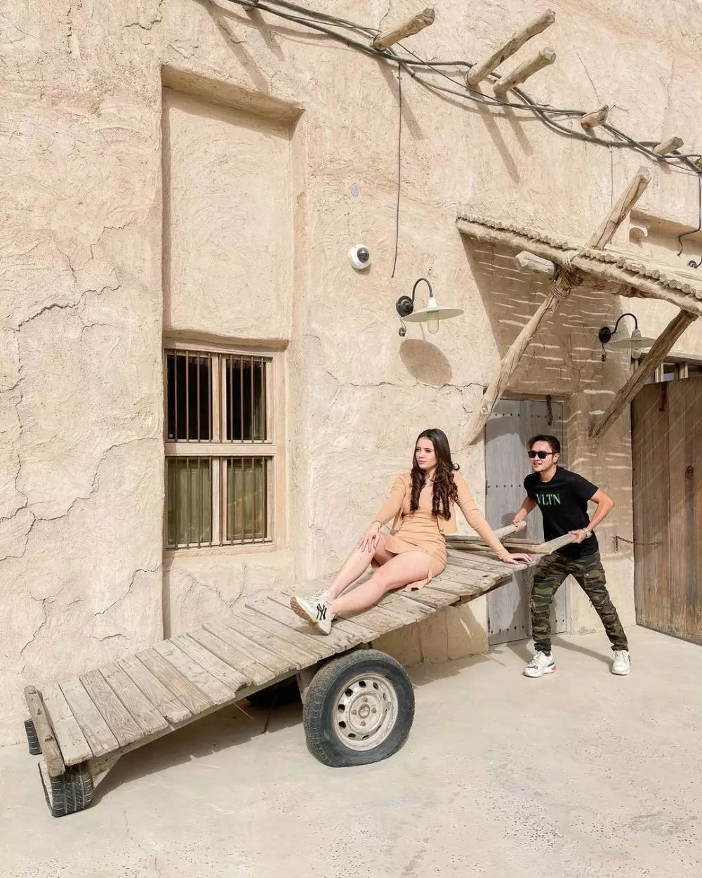 Abash dan pacar barunya Instagram