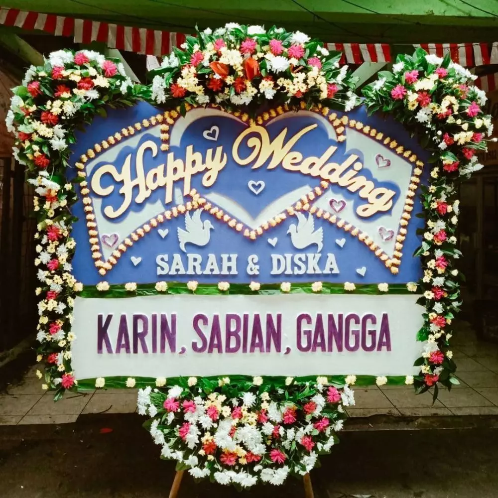 Awkarin dan mantan ke kondangan © Instagram