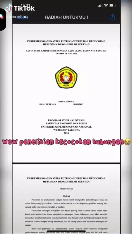 pria beri hadiah riset penelitian kecocokan TikTok© 2021 brilio.net pria beri hadiah riset penelitian kecocokan TikTok© 2021 brilio.net