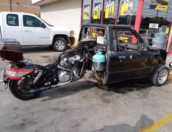 motor dimodifikasi pakai part mobil Instagram motor dimodifikasi pakai part mobil Instagram