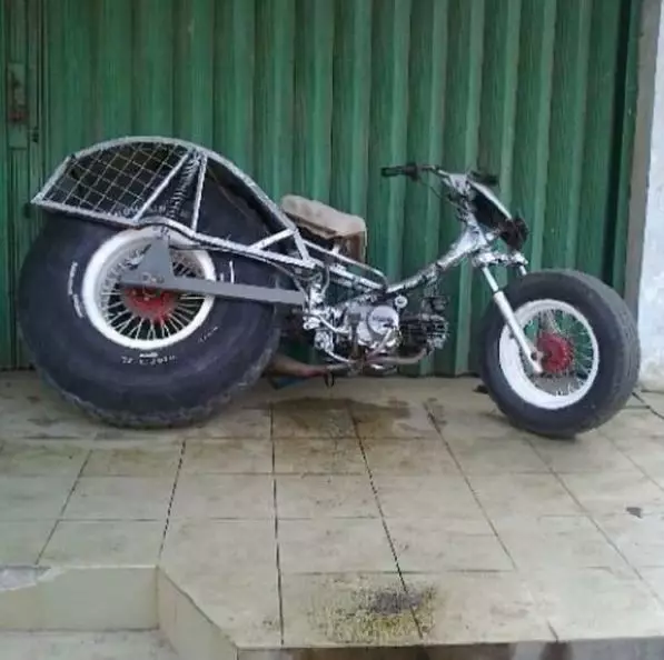 motor dimodifikasi pakai part mobil Instagram motor dimodifikasi pakai part mobil Instagram