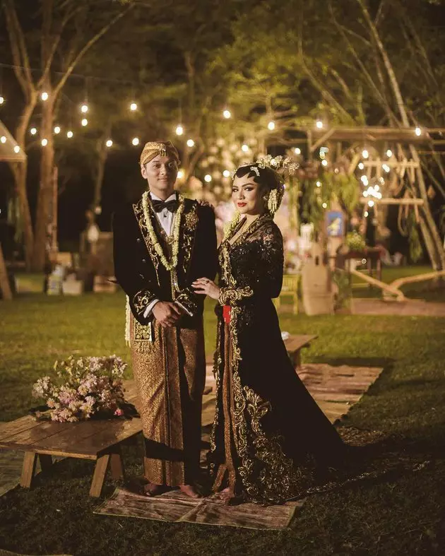 Seleb nikah pakai rancangan Anne Avantie © Instagram