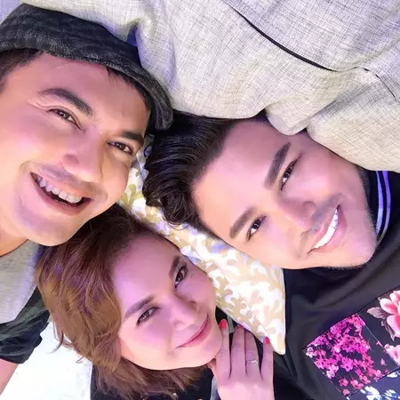 Seleb cantik akrab sama mantan © Instagram Seleb cantik akrab sama mantan © Instagram