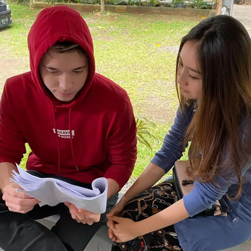 Seleb cantik akrab sama mantan © Instagram Seleb cantik akrab sama mantan © Instagram