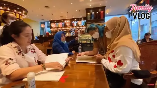 Ussy jadikan art majikan sehari © 2021 brilio.net