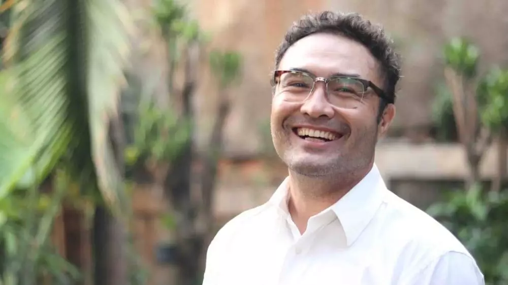 Personel boyband & girlband era 90-an ini kini eksis jadi pesinetron Berbagai sumber Personel boyband & girlband era 90-an ini kini eksis jadi pesinetron Berbagai sumber