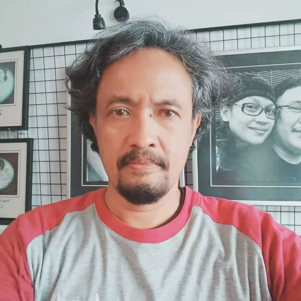 Personel boyband & girlband era 90-an ini kini eksis jadi pesinetron Berbagai sumber Personel boyband & girlband era 90-an ini kini eksis jadi pesinetron Berbagai sumber