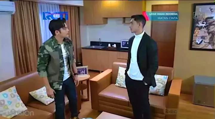 potret Arya Saloka dan Fiki Alman © 2021 brilio.net Instagram potret Arya Saloka dan Fiki Alman © 2021 brilio.net Instagram