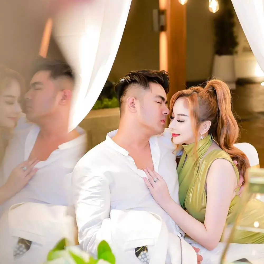 Seleb dikaruniai anak kembar pengantin Instagram Seleb dikaruniai anak kembar pengantin Instagram