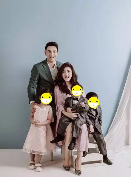 Seleb dikaruniai anak kembar pengantin Instagram Seleb dikaruniai anak kembar pengantin Instagram