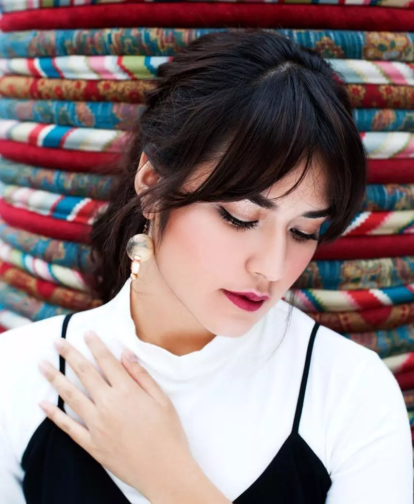 raisa rambut poni © Instagram