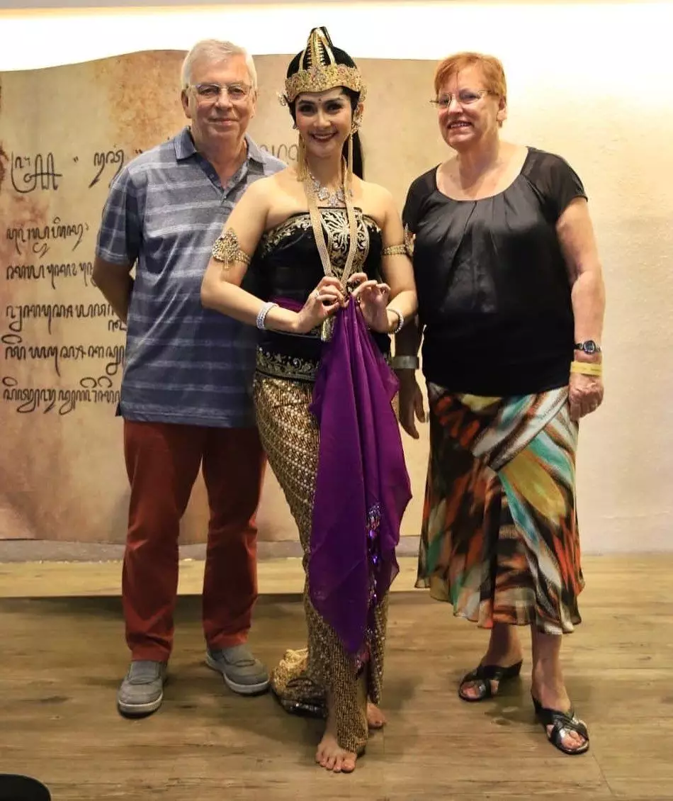 seleb dan mertua bule © Instagram