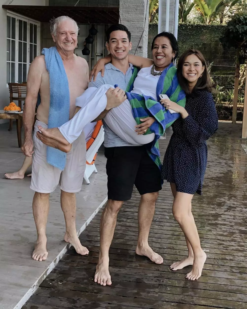 seleb dan mertua bule © Instagram