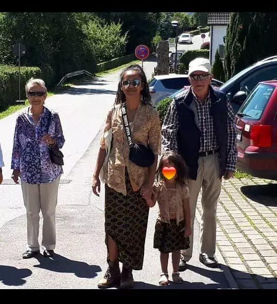 seleb dan mertua bule © Instagram