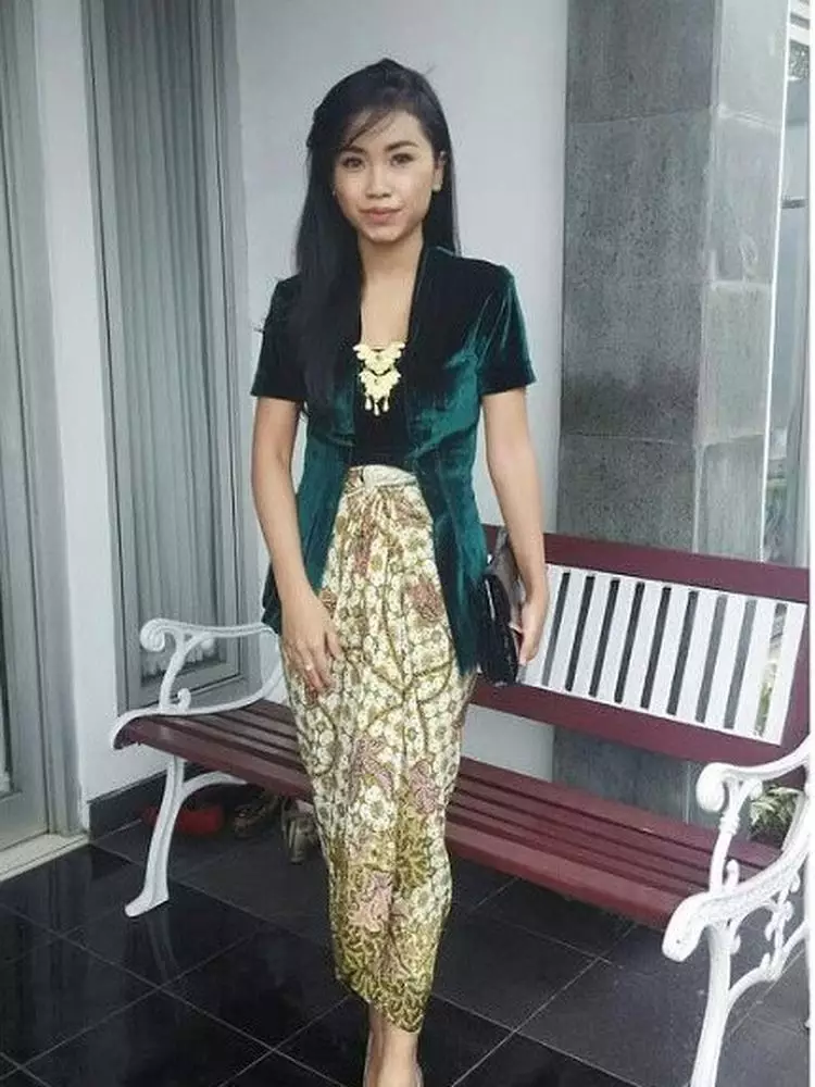 Aktris Ikatan Cinta pakai kebaya © 2021 brilio.net