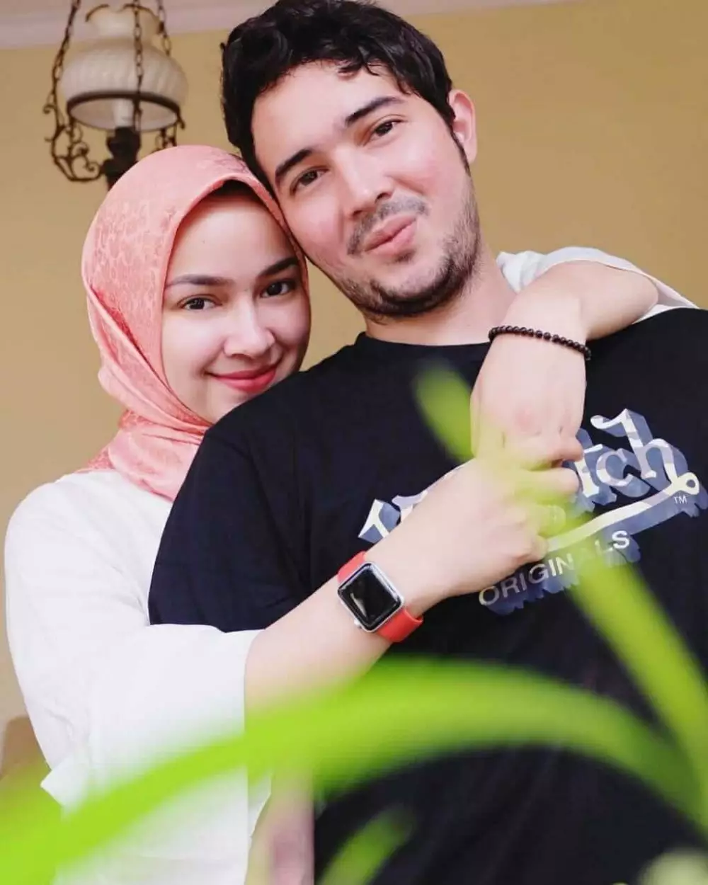 Seleb FTV berjodoh hingga pelaminan © 2021 brilio.net Seleb FTV berjodoh hingga pelaminan © 2021 brilio.net