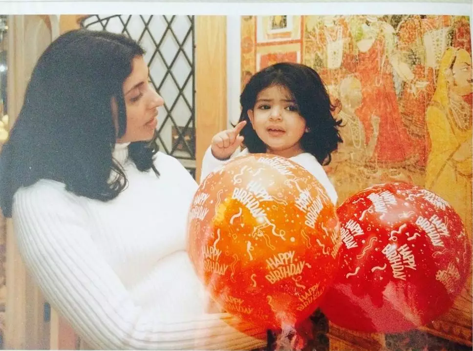 masa kecil Navya cucu Amitabh Bachchan © Instagram