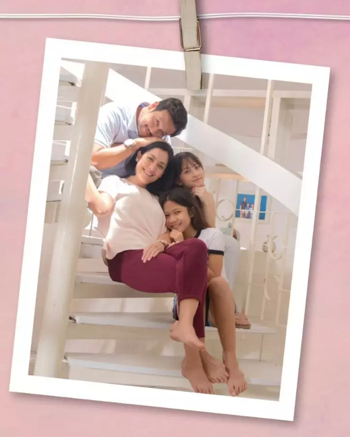 Potret Lulu Tobing dan anaknya di film © Instagram