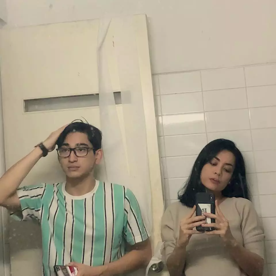 Potret Lulu Tobing dan anaknya di film © Instagram