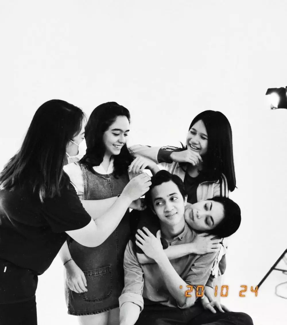 Potret Lulu Tobing dan anaknya di film © Instagram