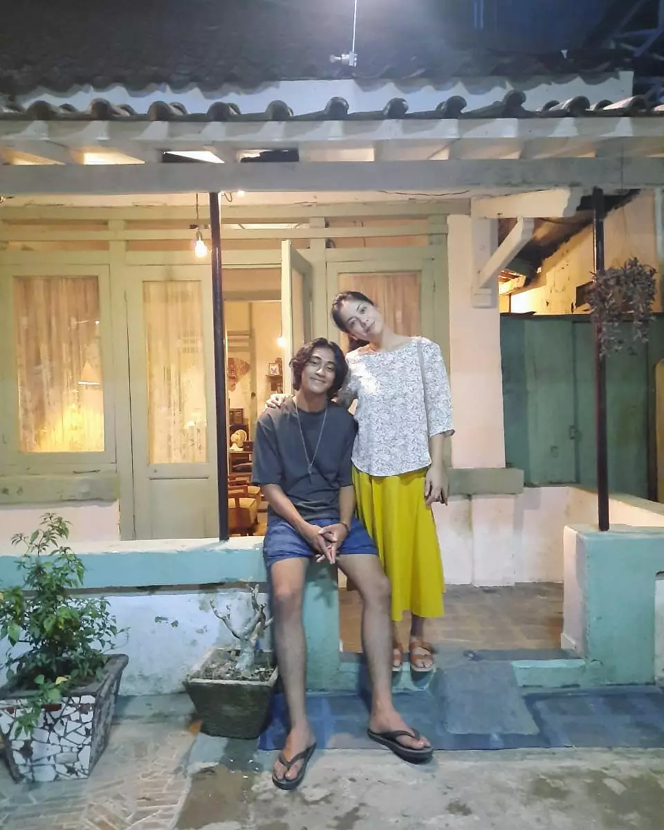 Potret Lulu Tobing dan anaknya di film © Instagram