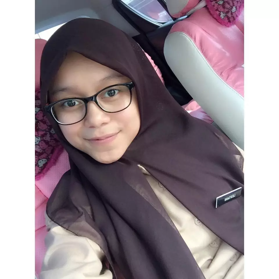 potret lawas seleb cantik pakai seragam pramuka © 2021 brilio.net potret lawas seleb cantik pakai seragam pramuka © 2021 brilio.net