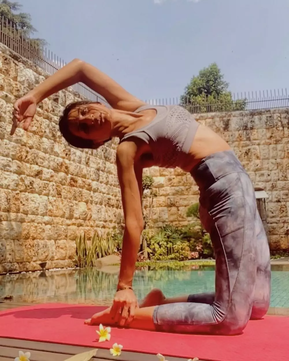 pemain Ikatan Cinta saat olahraga © 2021 brilio.net pemain Ikatan Cinta saat olahraga © 2021 brilio.net