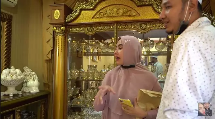 rumah lama Kartika Putri © YouTube