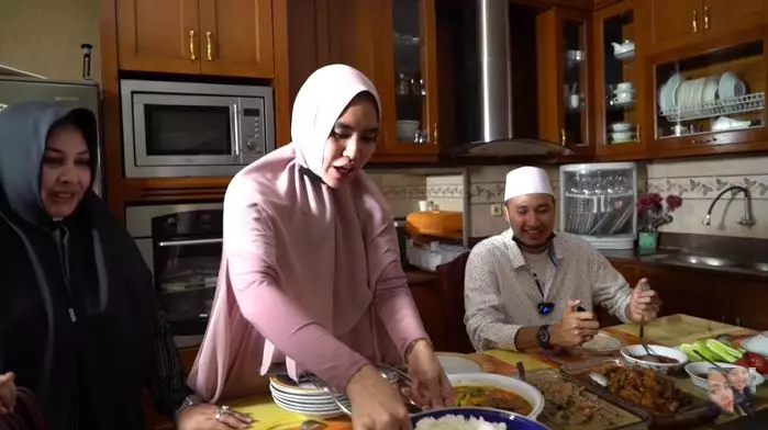 rumah lama Kartika Putri © YouTube