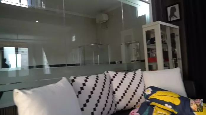 rumah lama Kartika Putri © YouTube