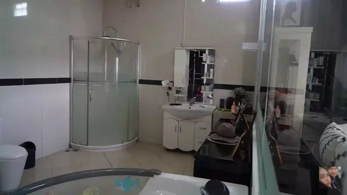 rumah lama Kartika Putri © YouTube