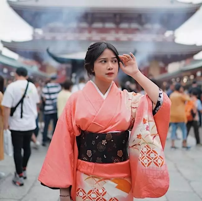 penyanyi cantik pakai kimono © Instagram penyanyi cantik pakai kimono © Instagram