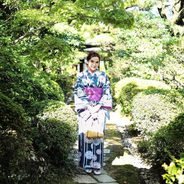 penyanyi cantik pakai kimono © Instagram penyanyi cantik pakai kimono © Instagram