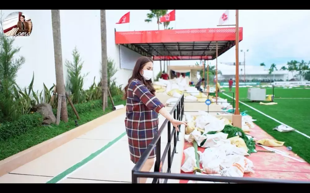 lapangan bola anak Momo Geisha YouTube lapangan bola anak Momo Geisha YouTube