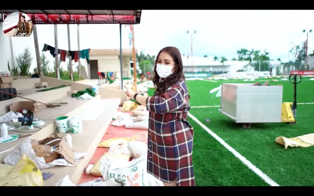 lapangan bola anak Momo Geisha YouTube lapangan bola anak Momo Geisha YouTube