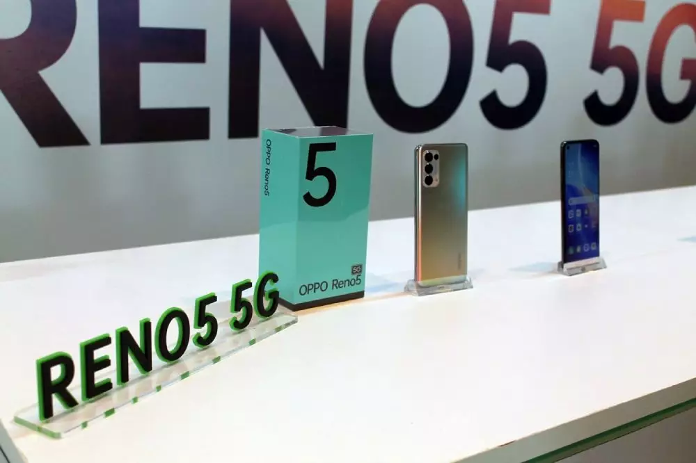 Oppo Reno5 5G Academy © 2021 brilio.net Oppo Reno5 5G Academy © 2021 brilio.net