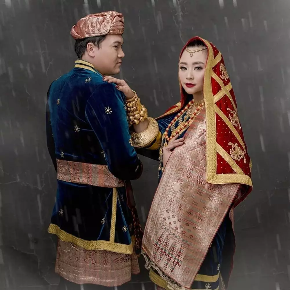 prewedding seleb kenakan adat minang © Instagram
