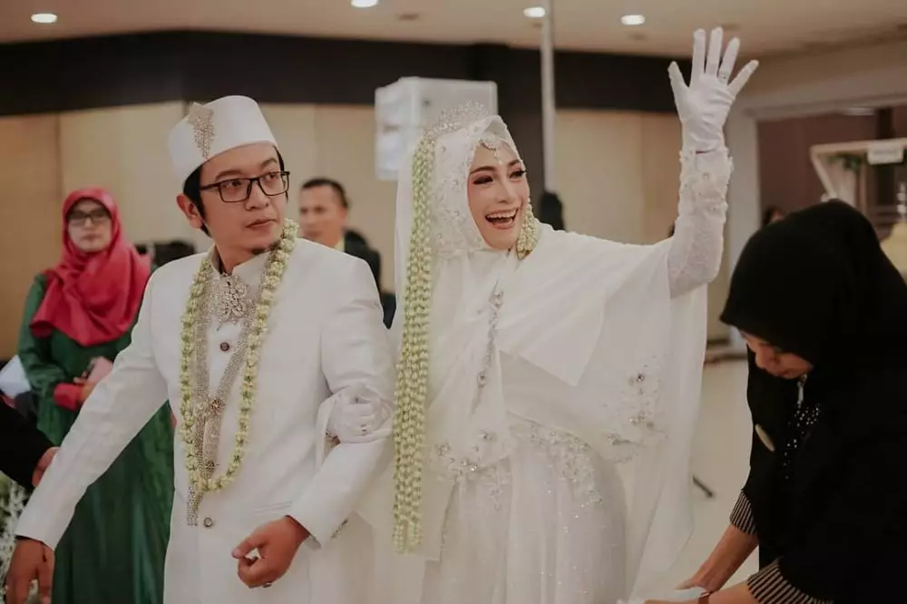 seleb cantik menikah 40 ©Instagram