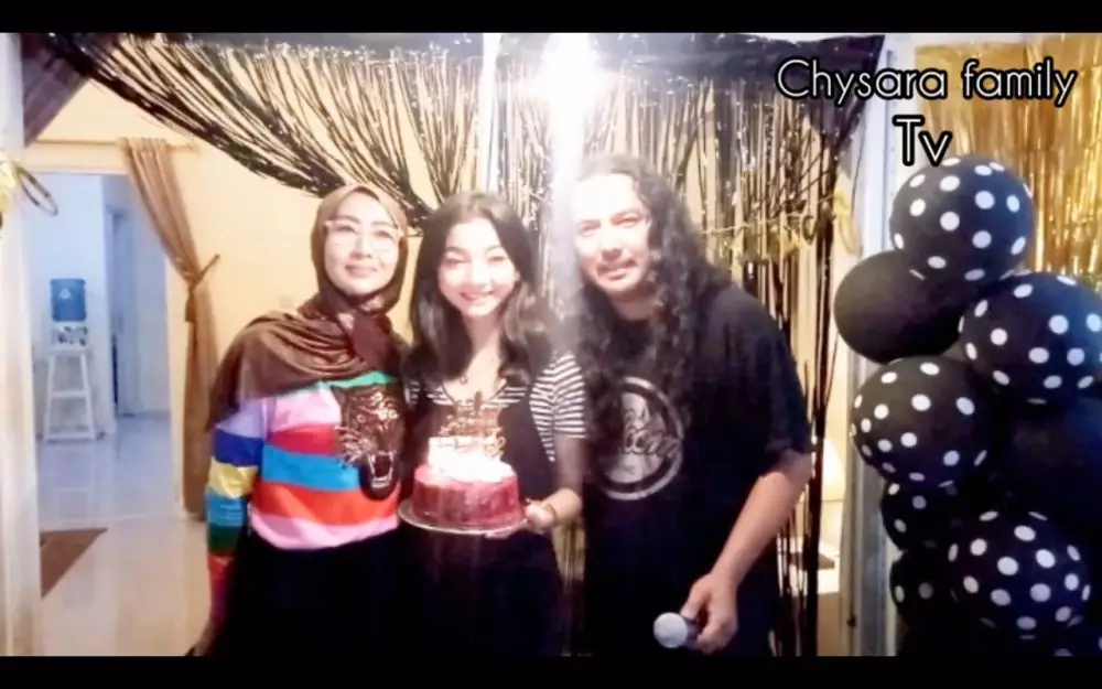 Penampakan rumah Glenca Chysara YouTube Penampakan rumah Glenca Chysara YouTube