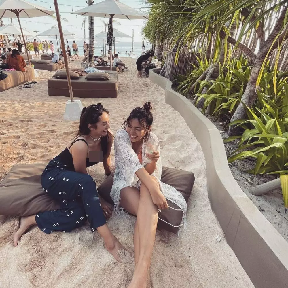 persahabatan enzy dan hesti © Instagram