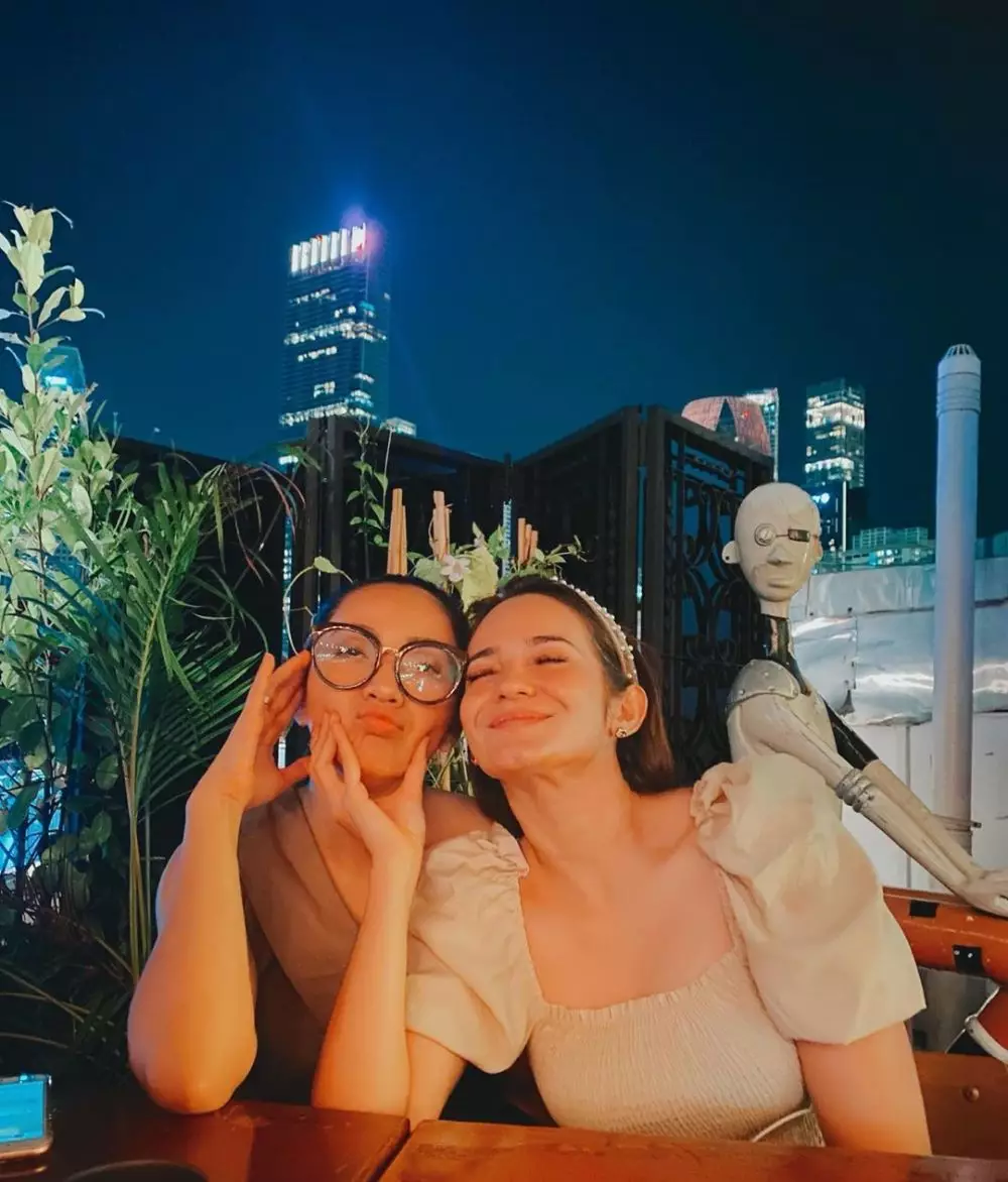 persahabatan enzy dan hesti © Instagram