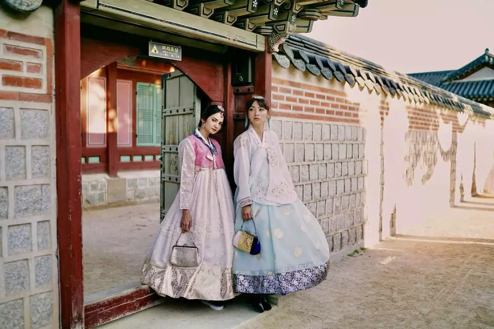 persahabatan enzy dan hesti © Instagram