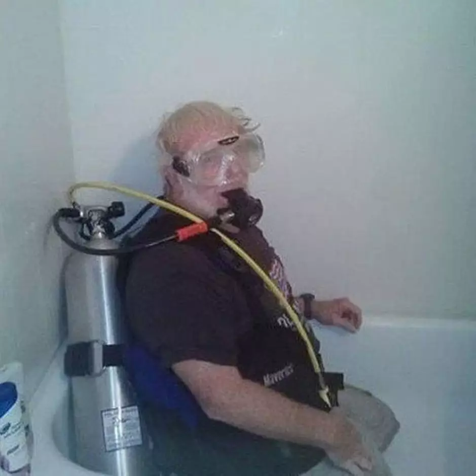 aksi absurd berendam © Instagram aksi absurd berendam © Instagram