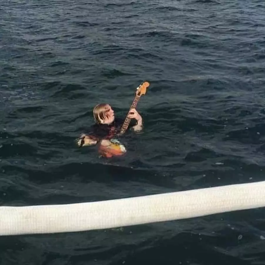 aksi absurd berendam © Instagram aksi absurd berendam © Instagram