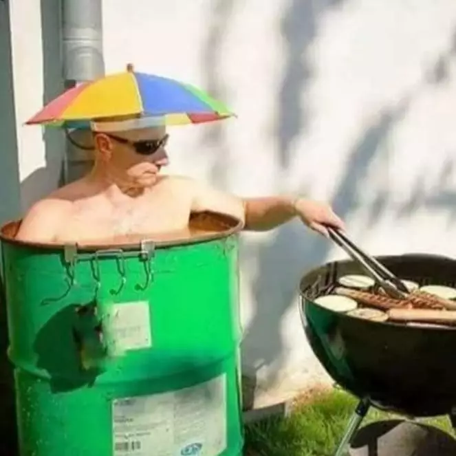 aksi absurd berendam © Instagram aksi absurd berendam © Instagram