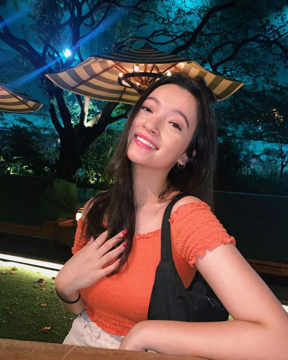 Seleb perankan istri di usia belasan © Instagram Seleb perankan istri di usia belasan © Instagram