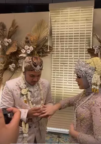 Momen akad nikah Kesha Ratuliu © Instagram & YouTube Momen akad nikah Kesha Ratuliu © Instagram & YouTube