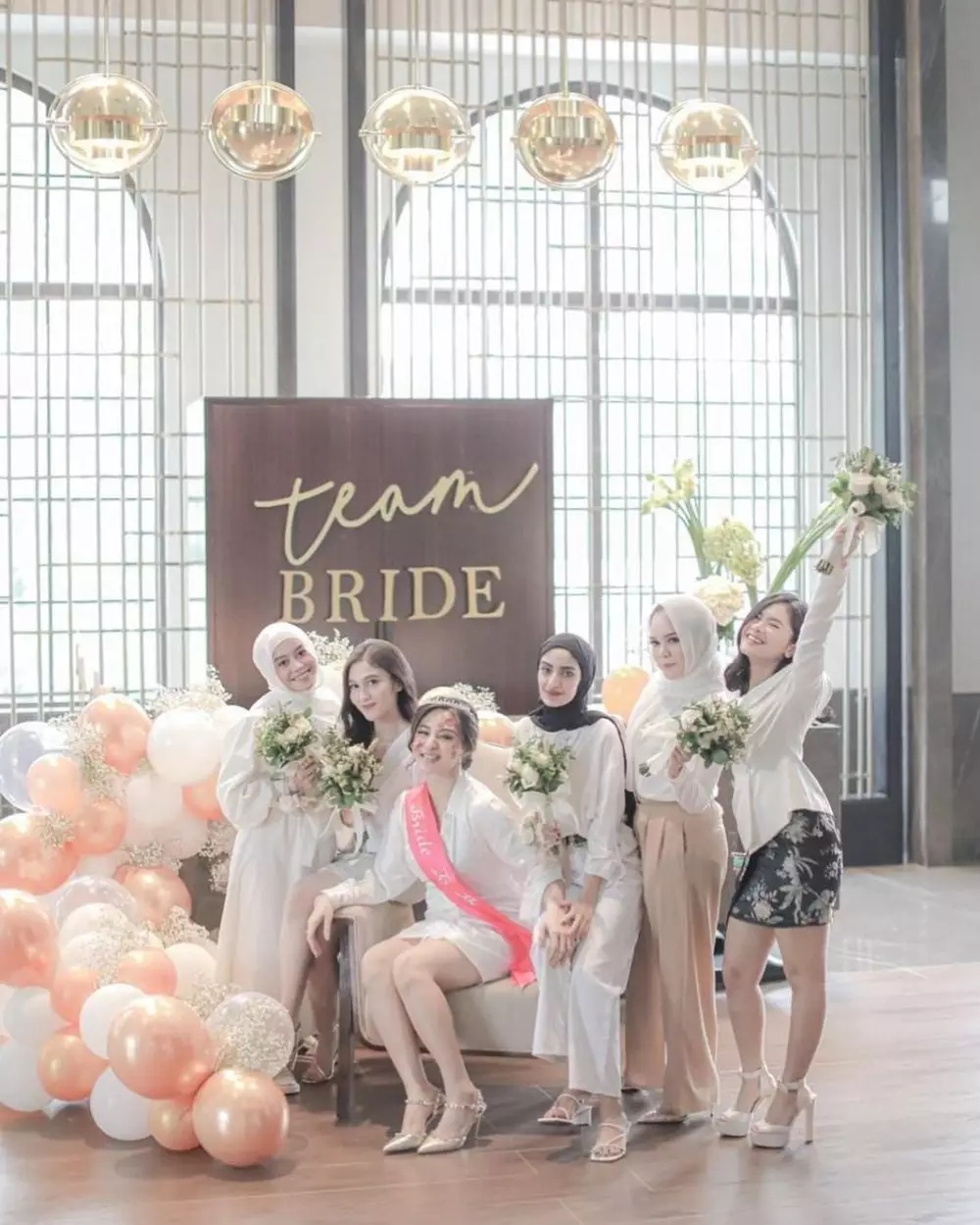 bridesmaid ali dan margin © Instagram bridesmaid ali dan margin © Instagram