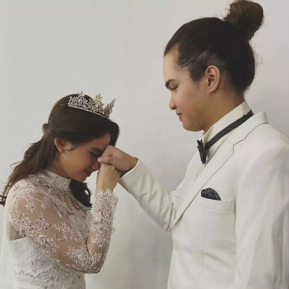 Tissa Biani dan Dul pakai baju pengantin © Instagram