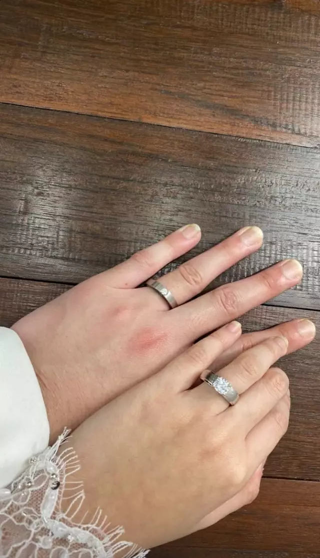 Tissa Biani dan Dul pakai baju pengantin © Instagram